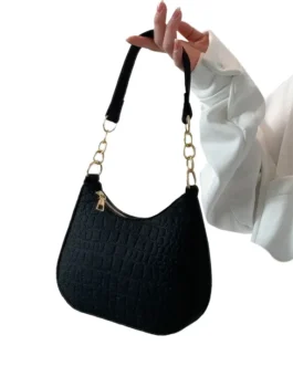 Bolso con relieve de cocodrilo con cadenas y cremallera